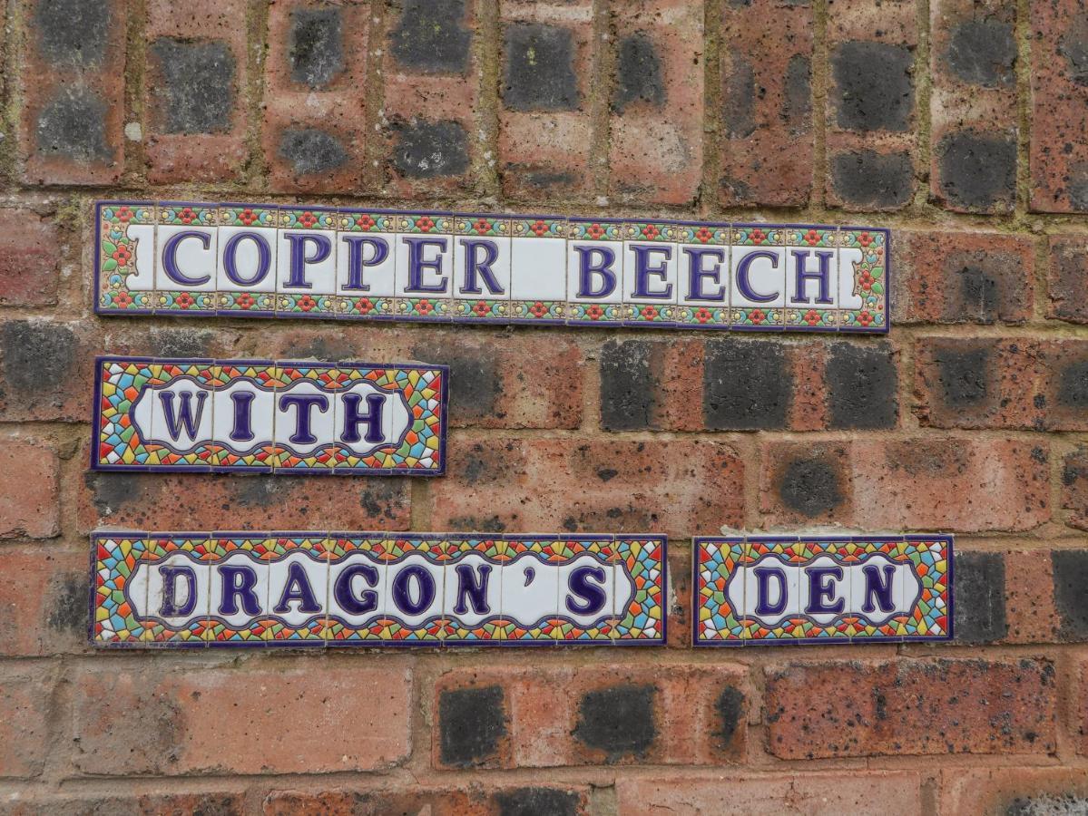 Dragon'S Den Apartment Chester Exterior photo